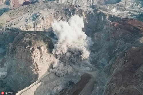 武汉公安山谷中销毁数百枚炮弹 确保公共安全